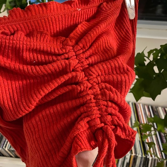 Red Scrunched Tube Top - Picture 2 of 2